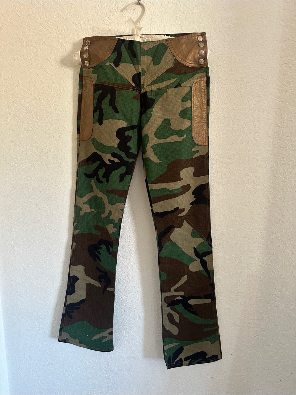 Electric Barbarolla Gold-Trim Camo Set - Picture 4 of 6